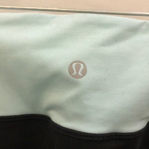 lululemon athletica Pants - Lululemon black & blue crop pant sz 2 71382 lululemon athletica Pants - Lululemon black & blue crop pant sz 2 71382